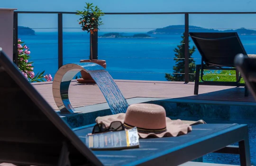Villa Hortensia-With Private Pool And Beaches Front-1