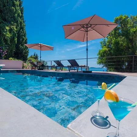 Villa Hortensia-With Private Pool And Beaches Front-2